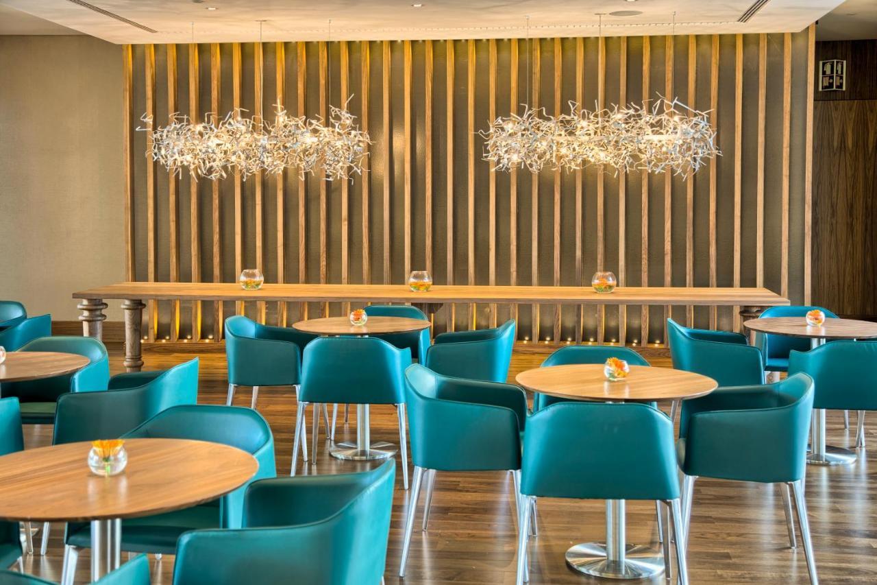 فندق إبيك سانا لشبونه Lisboa المظهر الخارجي الصورة The lounge at the airport