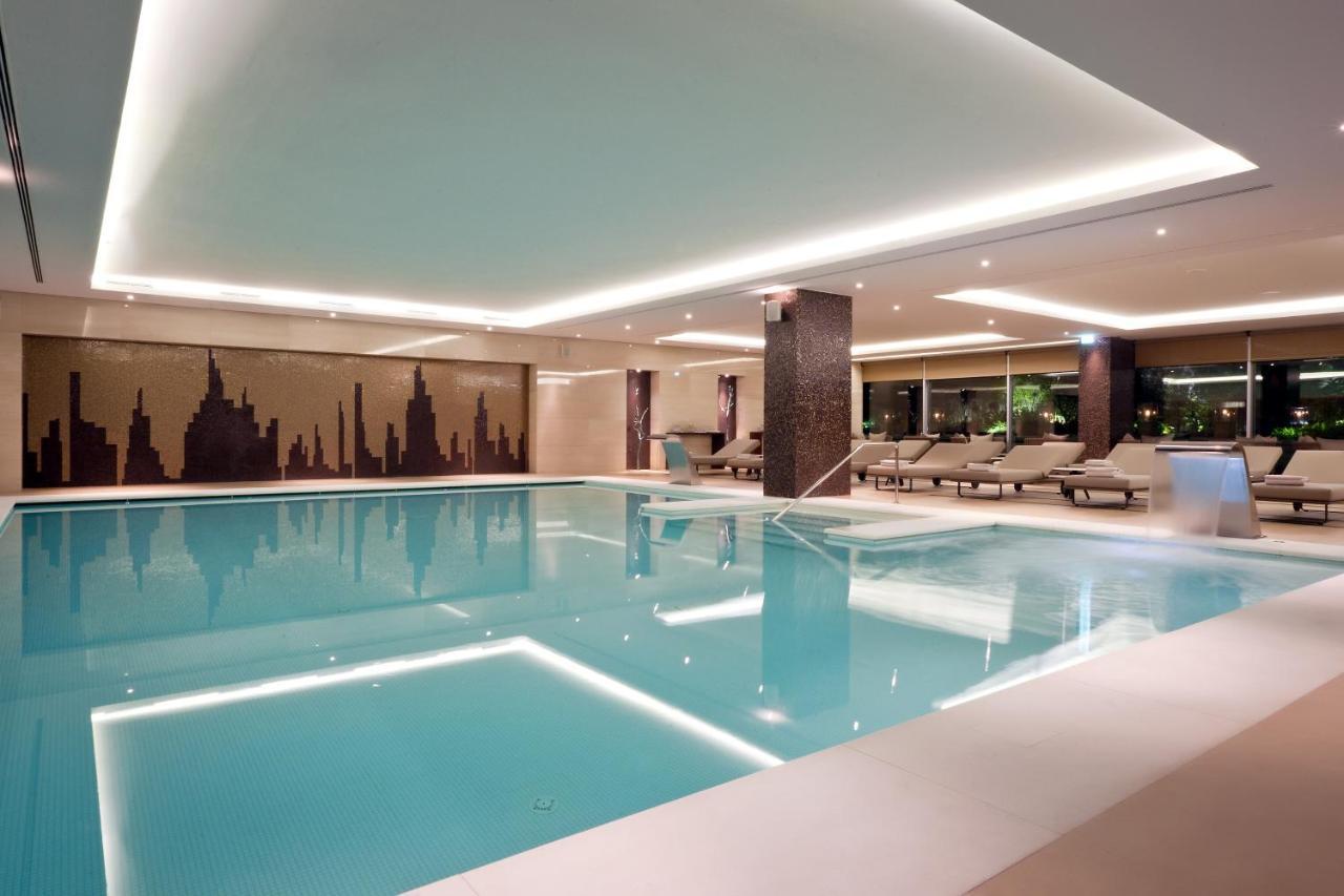 فندق إبيك سانا لشبونه Lisboa المظهر الخارجي الصورة The swimming pool at the InterContinental Budapest